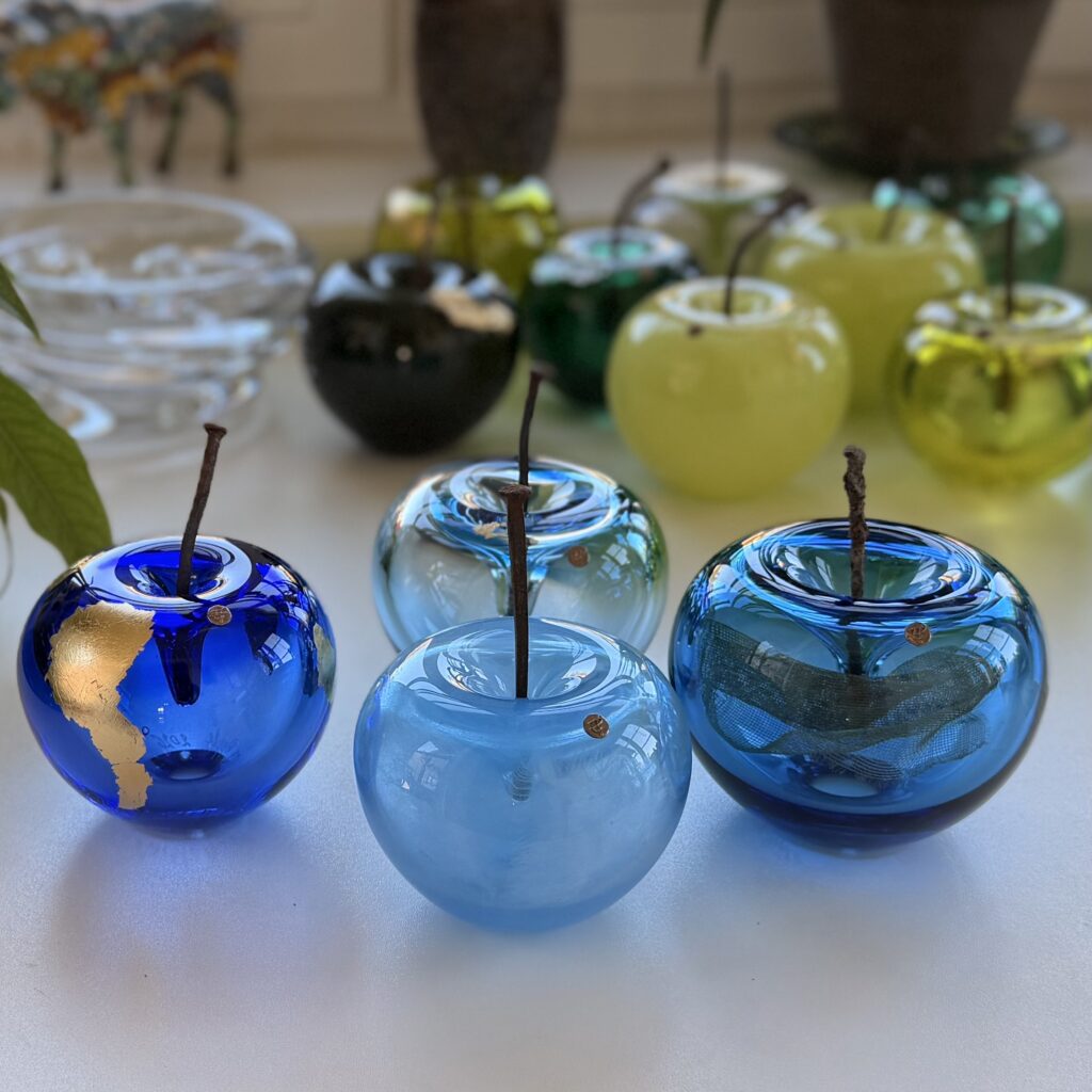 Blue Happy Apples - contemporary glass art in Sweden by Elzbieta Larsten